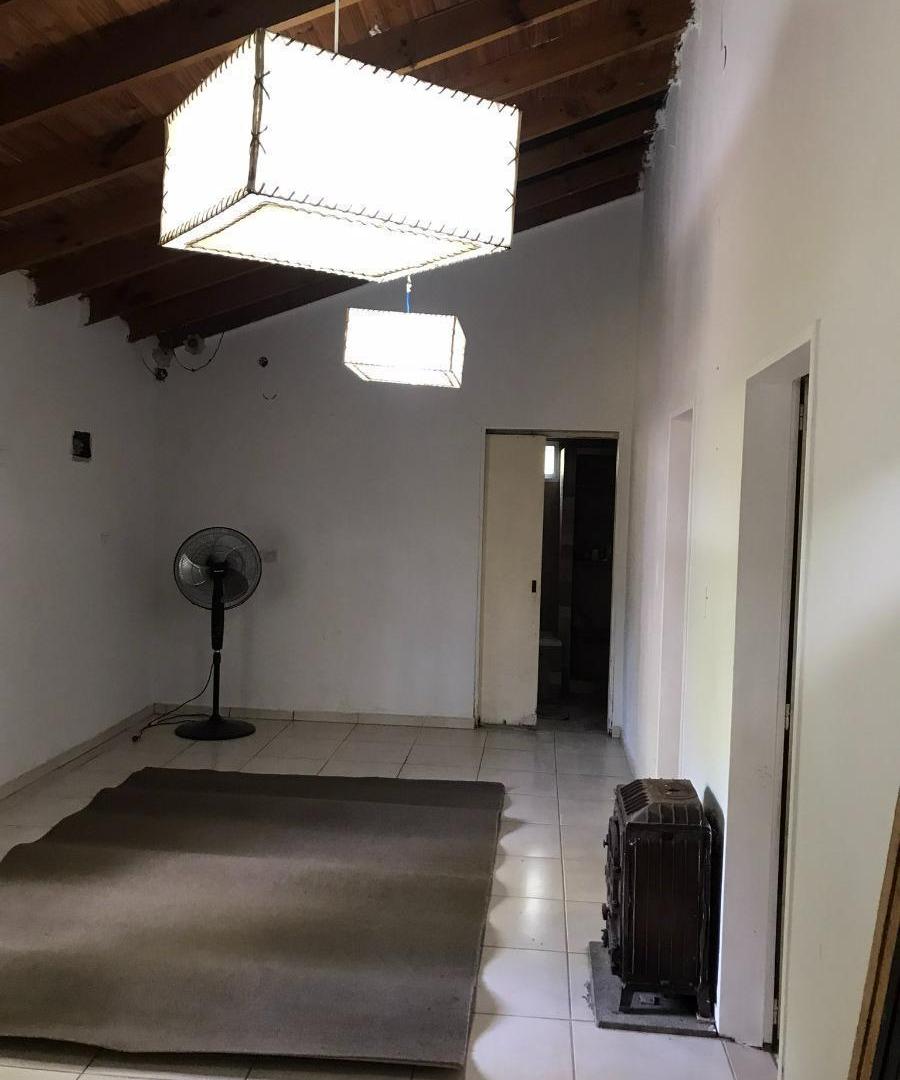Casa en venta - 2 Dormitorios 1 Baño - General Rodríguez