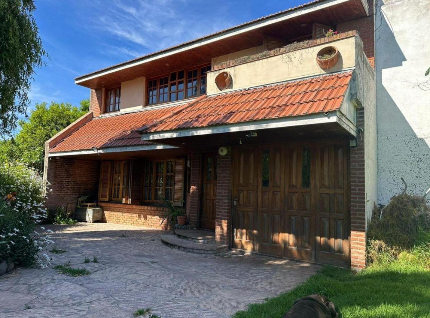 Casa en venta - 3 Dormitorios 2 Baños - Mar del Plata