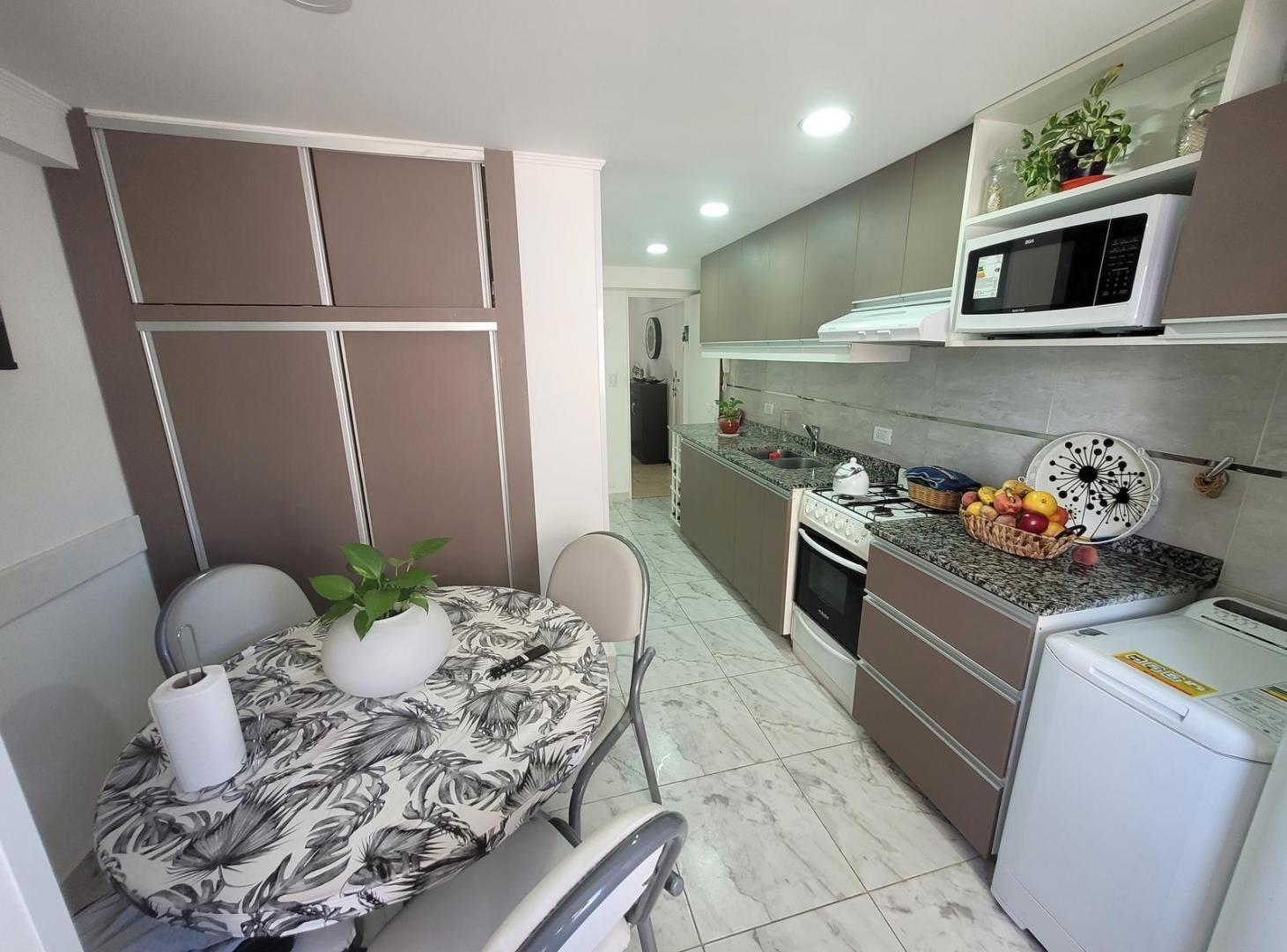 Foto de Departamento en venta - 2 Dormitorios 2 Baños - 70Mts2 - Mar del Plata, imagen 3