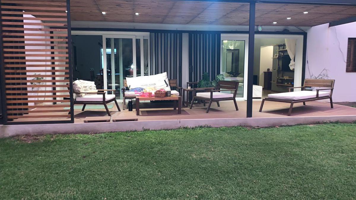 Quinta quinta en venta - 4 dormitorios 3 baños - 13.500mts2 - Esteban Echeverria