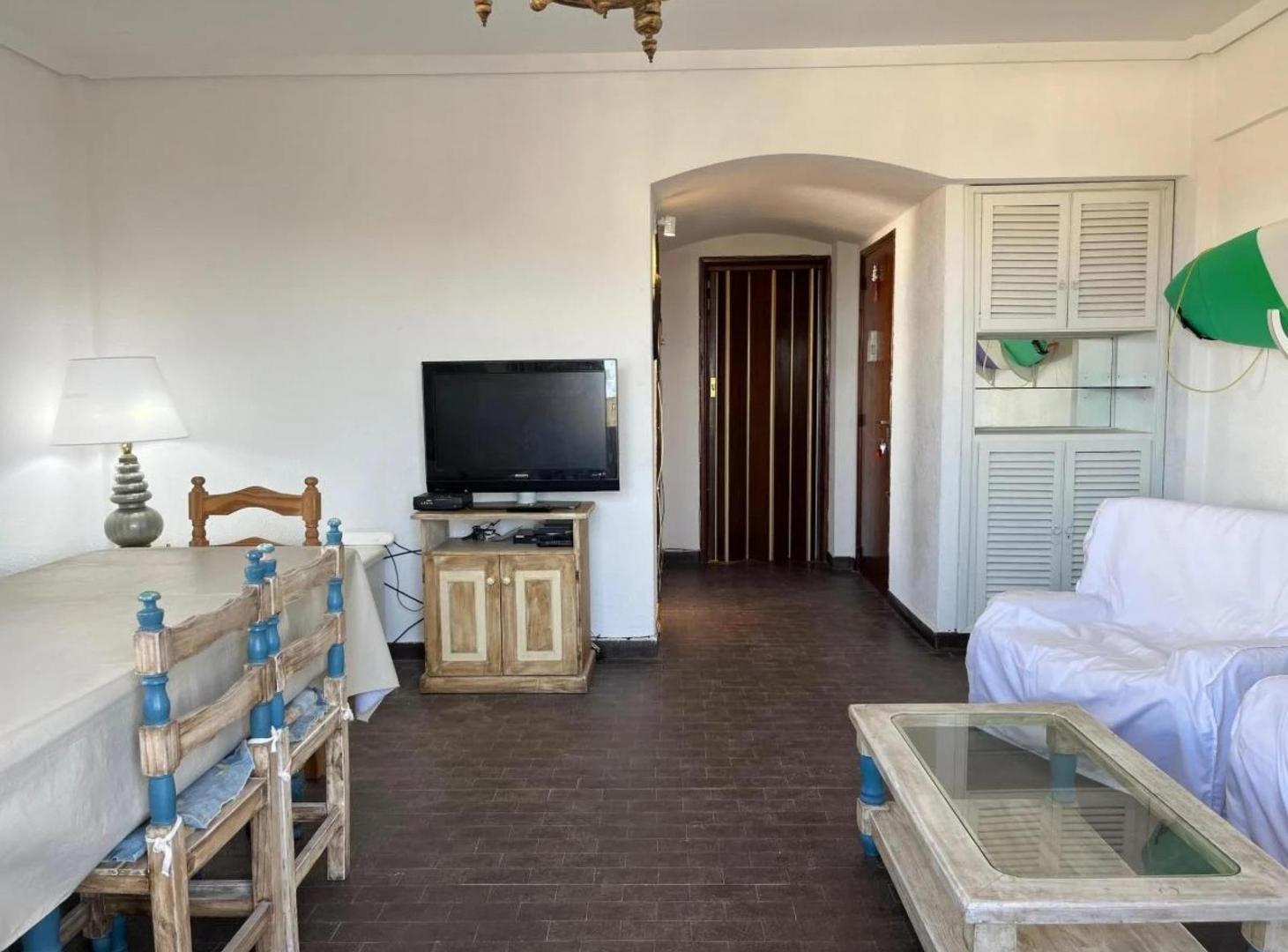 Departamento en venta - 3 Dormitorios 2 Baños - Villa Gesell