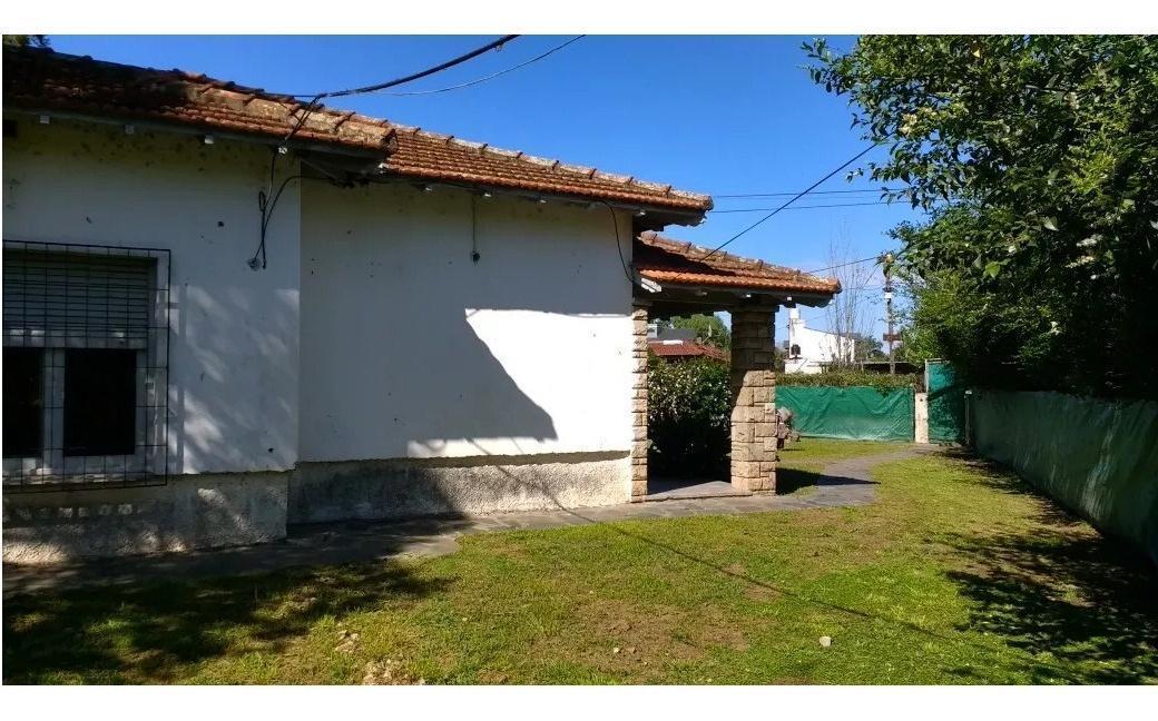 Casa en venta - 3 Dormitorios 2 Baños - 916Mts2 - Garín