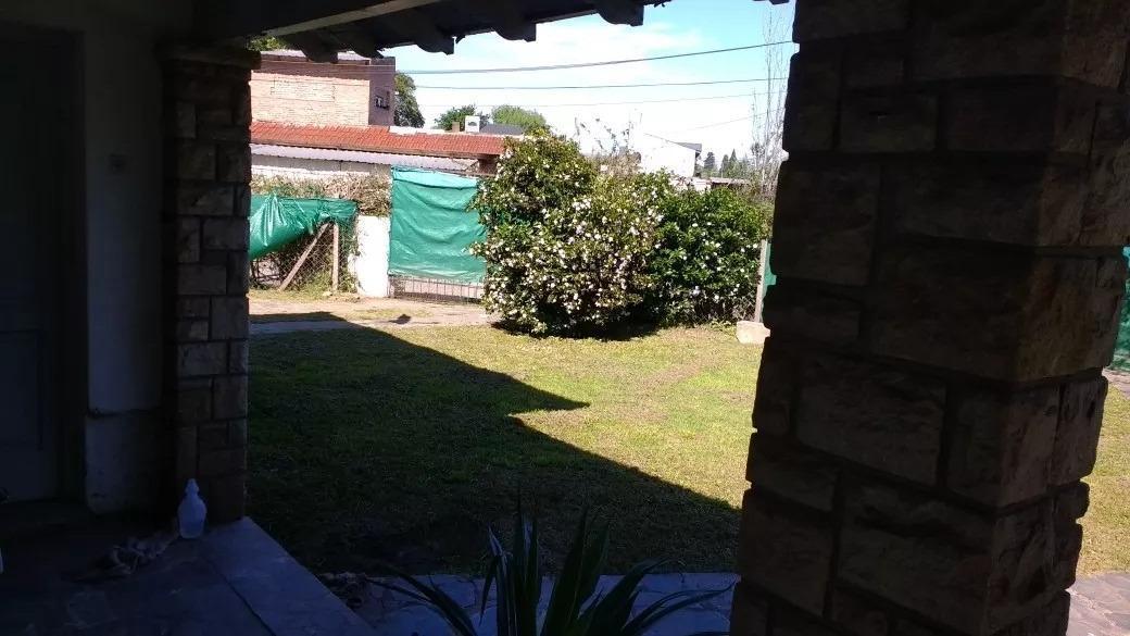 Casa en venta - 3 Dormitorios 2 Baños - 916Mts2 - Garín