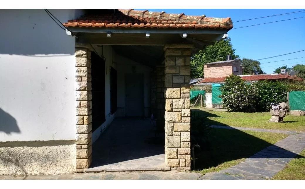 Casa en venta - 3 Dormitorios 2 Baños - 916Mts2 - Garín