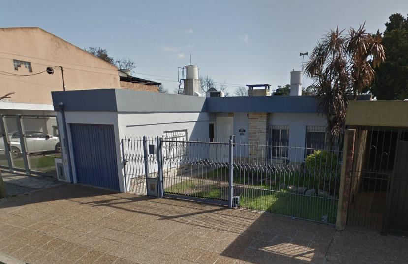 Casa en venta - 3 Dormitorios 2 Baños - Cocheras - 425Mts2 - Villa del Plata, Florencio Varela