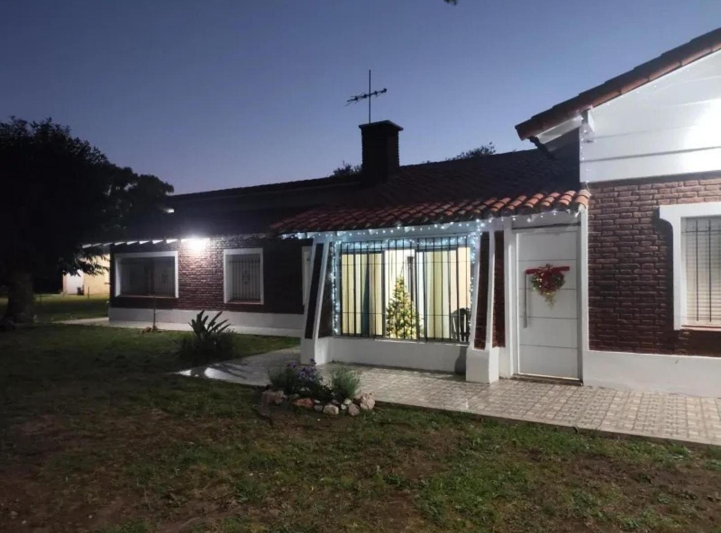 Quinta en venta - 3 Dormitorios 2 Baños - Cañuelas