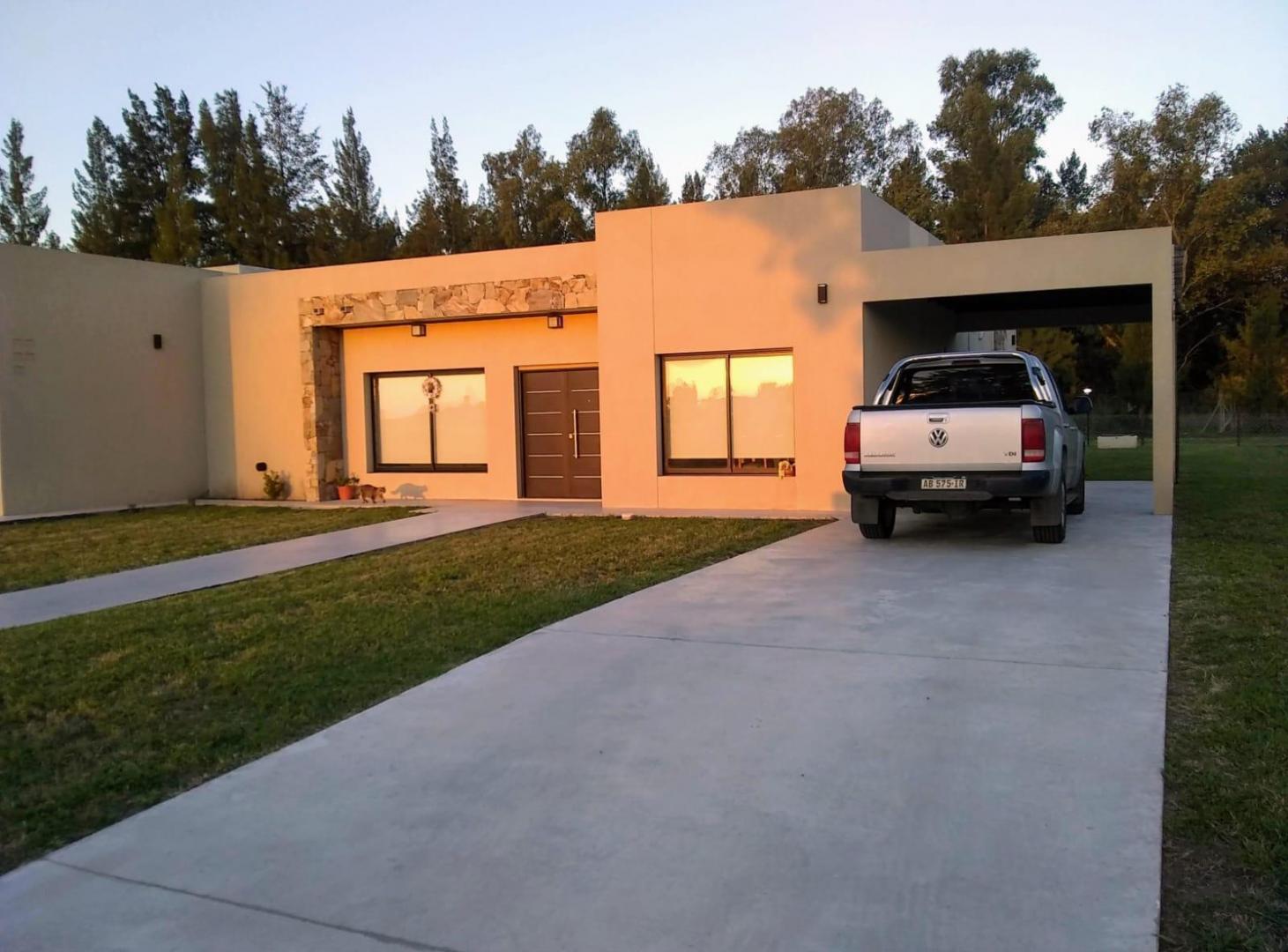 Casa en venta - 3 Dormitorios 2 Baños - 1.320Mts2 - Area 60