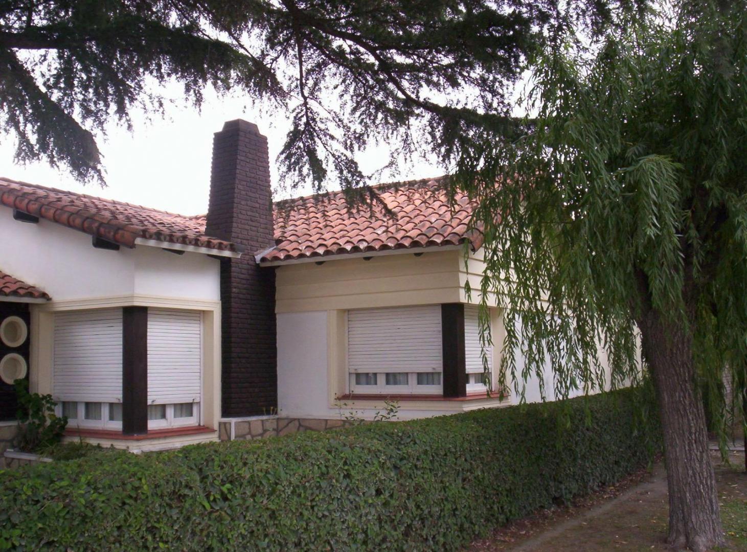 Casa en venta - 3 Dormitorios 2 Baños - 666Mts2 - Magdalena
