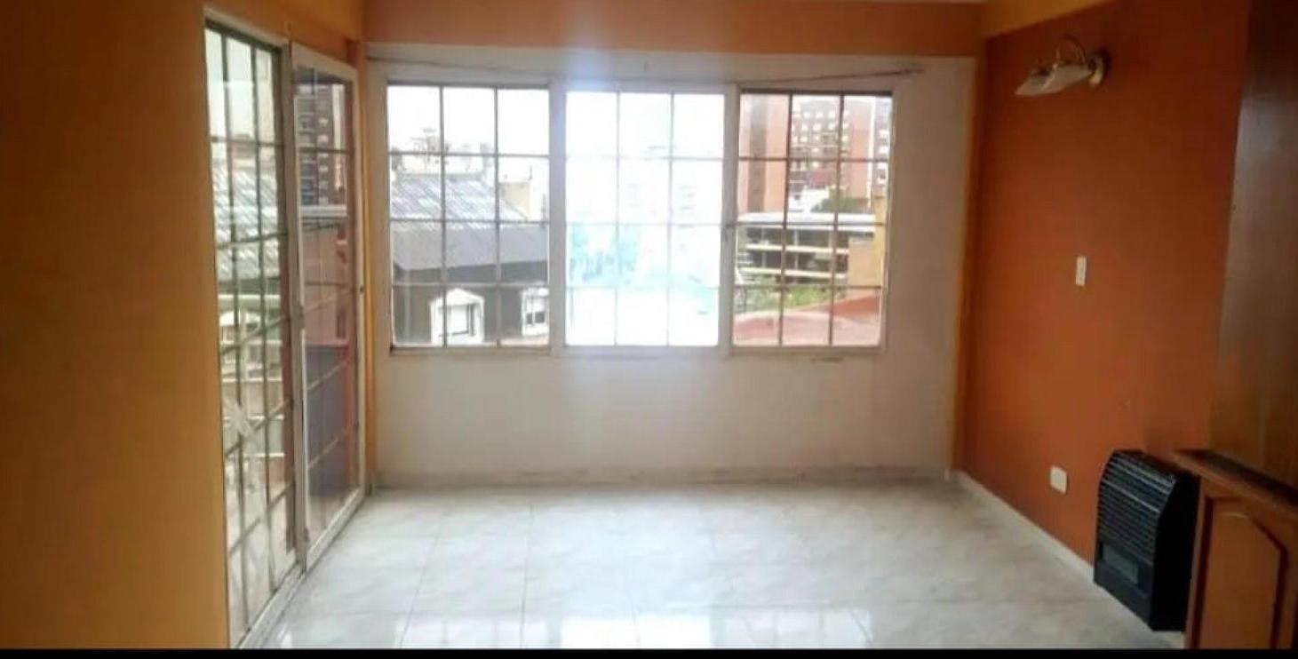 Departamento en venta - 2 Dormitorios 1 Baño - Morón