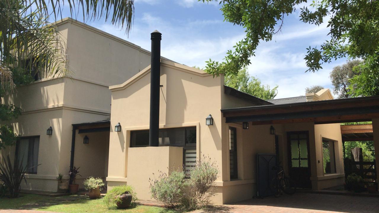 Casa en venta - 4 Dormitorios 3 Baños - 850Mts2 - Moreno