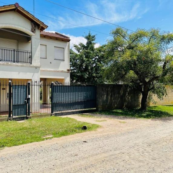 Casa en venta - 3 Dormitorios 2 Baños - Cochera - 900Mts2 - General Belgrano