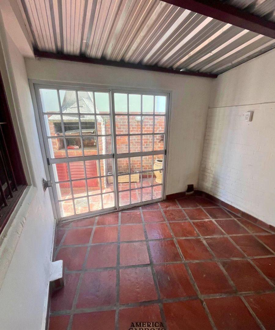 Dúplex en venta - 2 Dormitorios 1 Baño - 68mts2 - Merlo