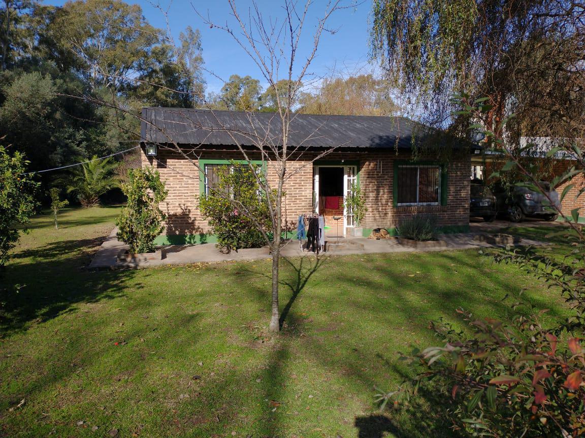 Casa en venta - 2 dormitorios 1 baño 3 cocheras - 1800mts2 - Los Hornos [FINANCIADA]