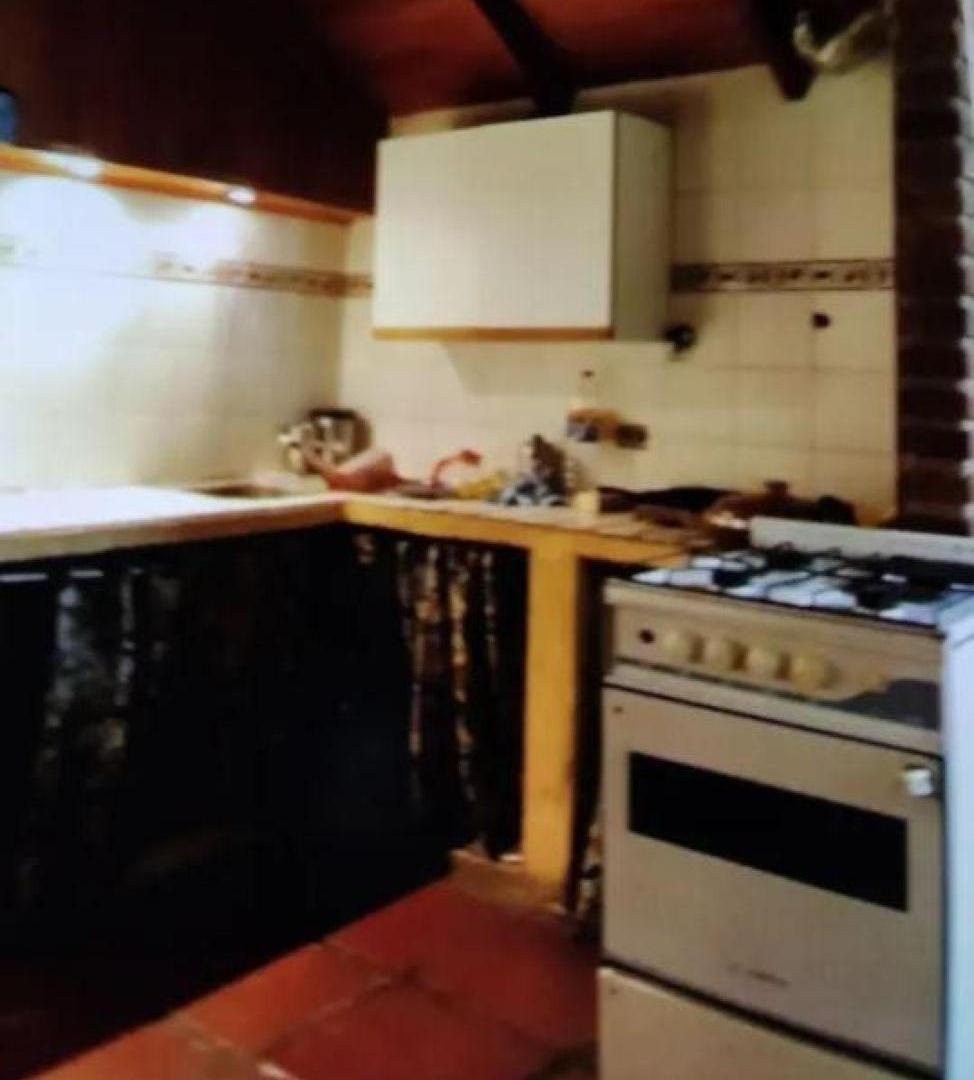 Casa venta - 4 dormitorios 2 baños - 200mts2 totales - Berazategui