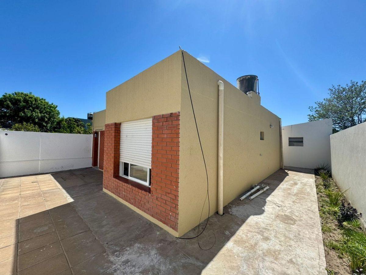 Casa en venta - 2 Dormitorios 1 Baño - 117mts2 - Chivilcoy