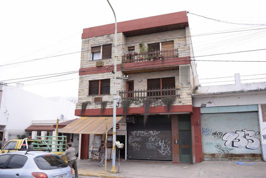 PH en venta - 4 dormitorios 2 baños - 182 mts2 - La Plata