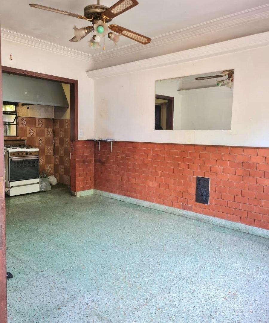 Casa en venta - 2 Dormitorios 1 Baño - 211mts2 - Mar Del Plata