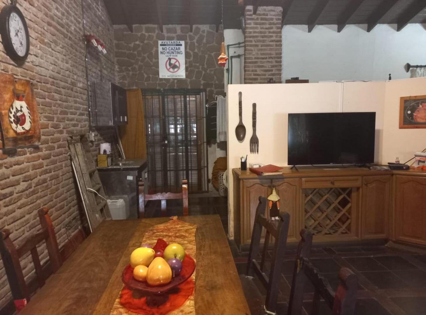 Casa en venta - 3 Dormitorios 5 Baños - Ciudad Evita