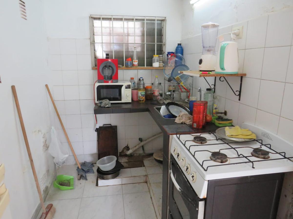 Foto de Casa en venta - 1dormitorio 1 baño - 250mts2 - Manuel B. Gonnet, La, imagen 2