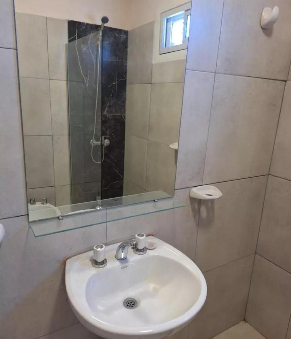 Casa en venta - 2 Dormitorios 1 Baño - Cochera - 200Mts2 - San martín de Los Andes