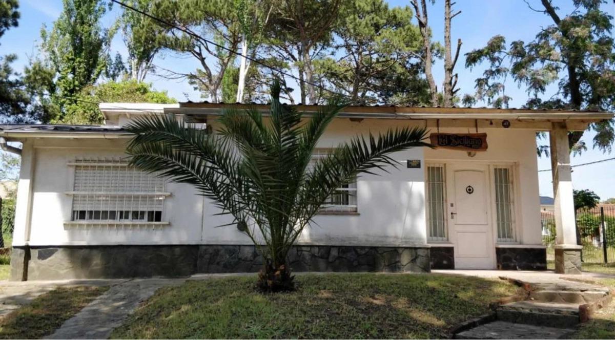 Casa en venta -  3 dormitorios 2 baños - 600 mts2 - Villa Gesell