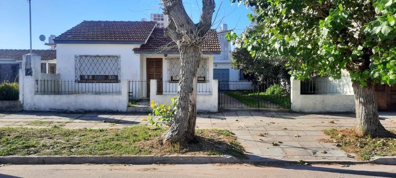 Casa en venta - 4 Dormitorios 3 Baños - Cochera - 292Mts2 - Mar del Tuyú