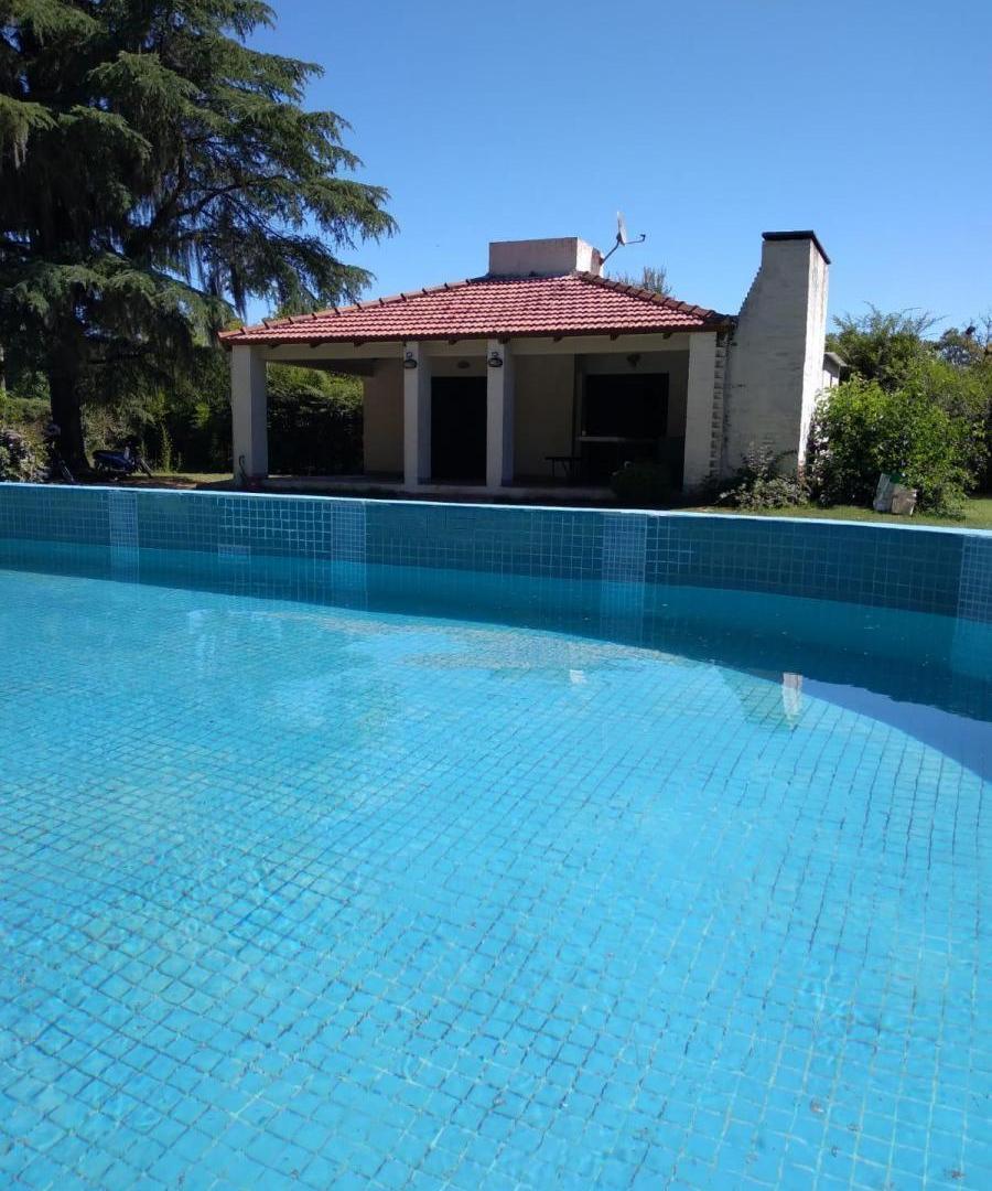 Casa en venta - 2 Dormitorios 1 Baño - San Nicolás de los Arroyos