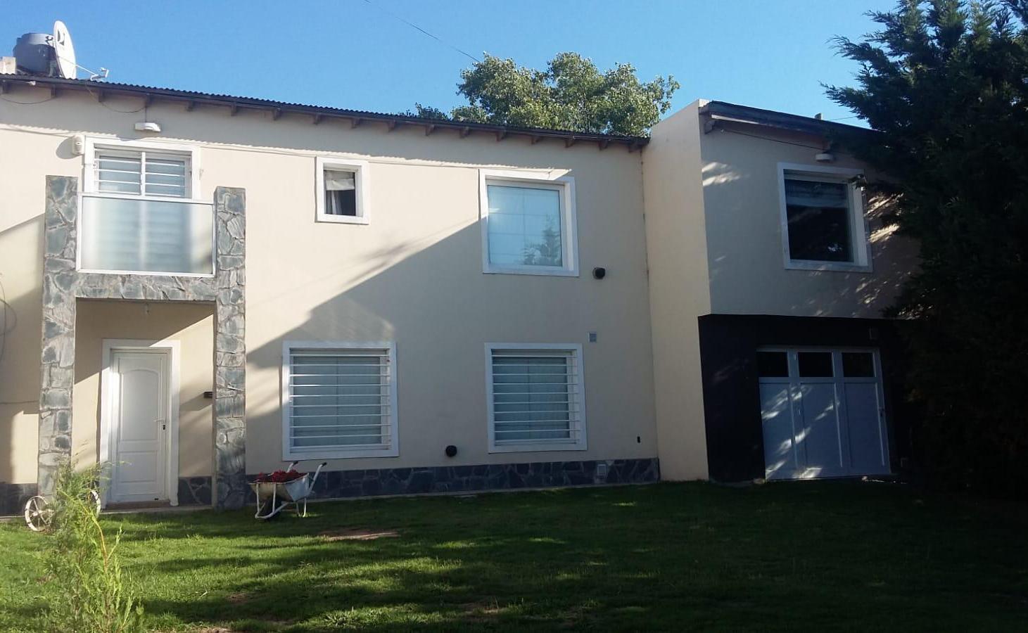 Casa en venta - 3 Dormitorios 1 Baño - Cochera - 306Mts2 - Tandil