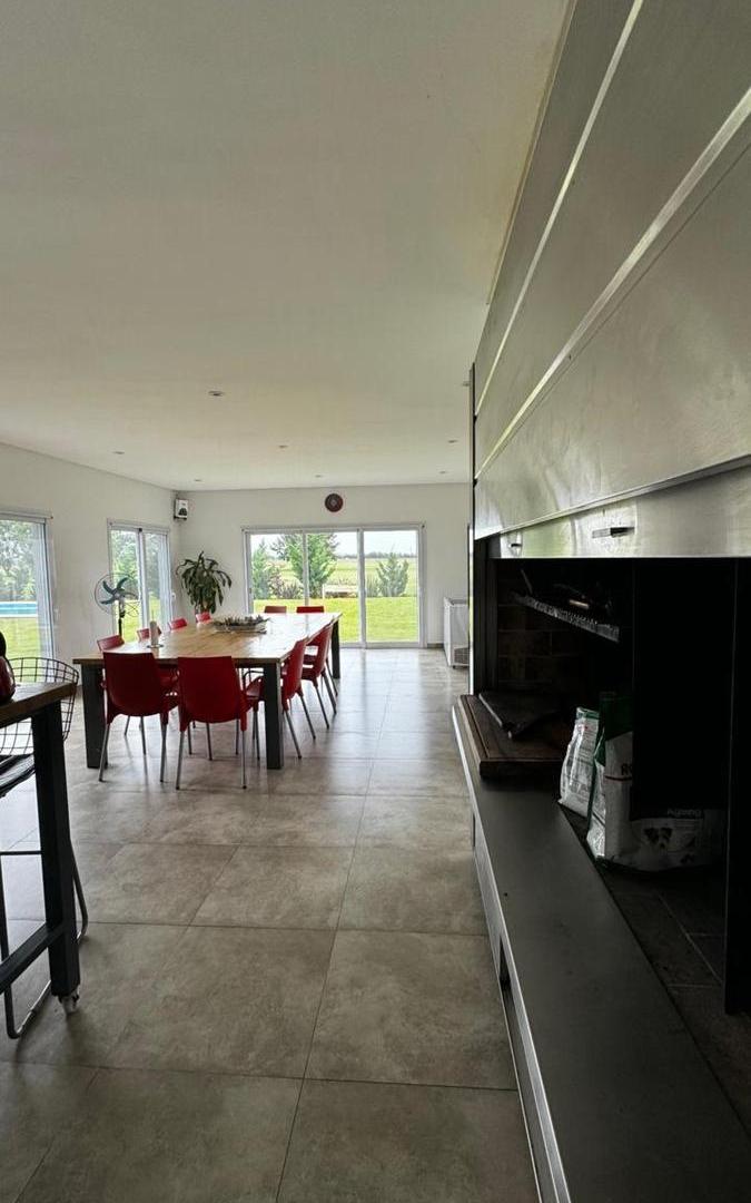 Casa en venta - 4 Dormitorios 3 Baños - San Vicente