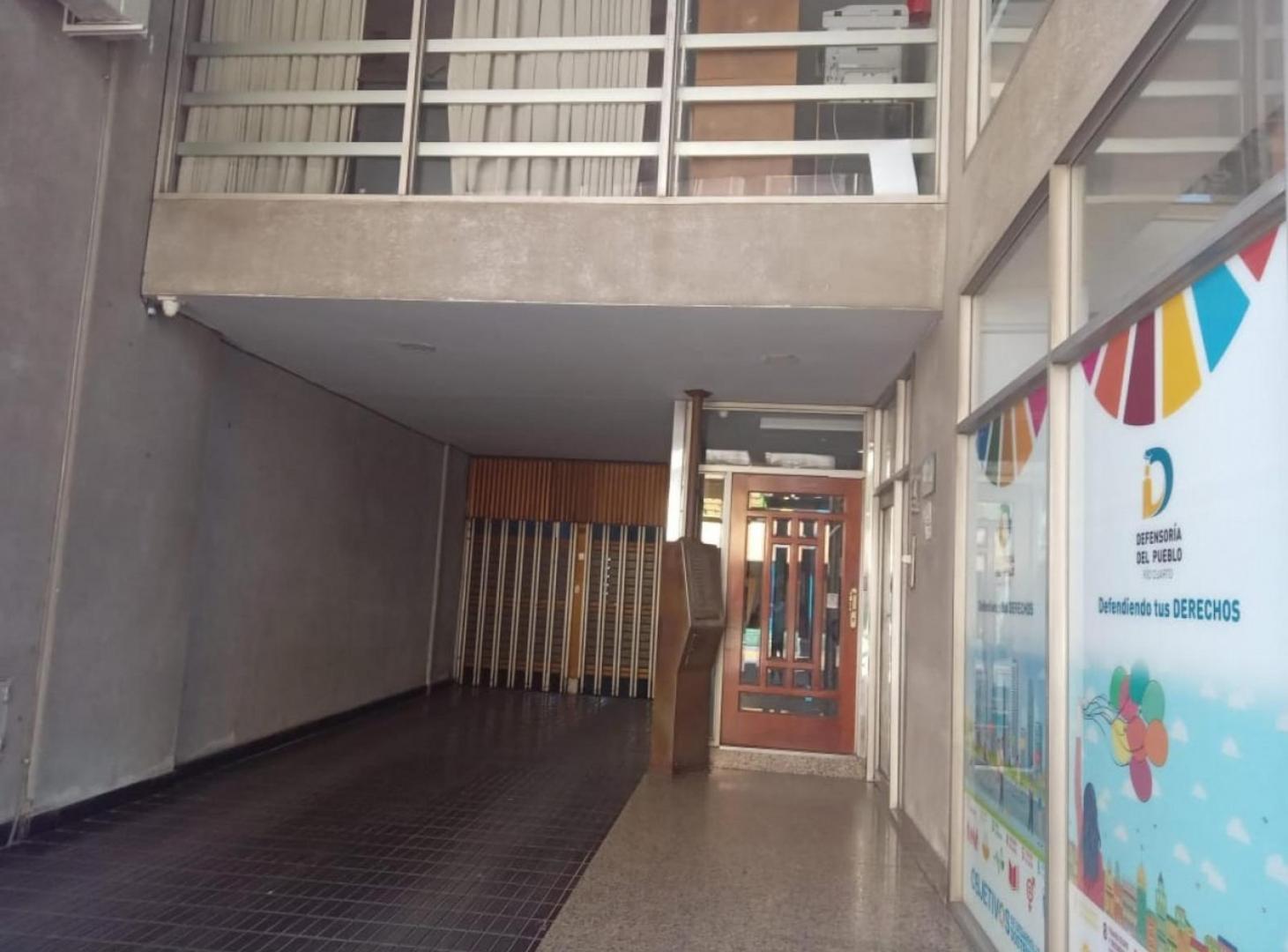 Departamento en venta - 3 Dormitorios 2 Baños - Río Cuarto
