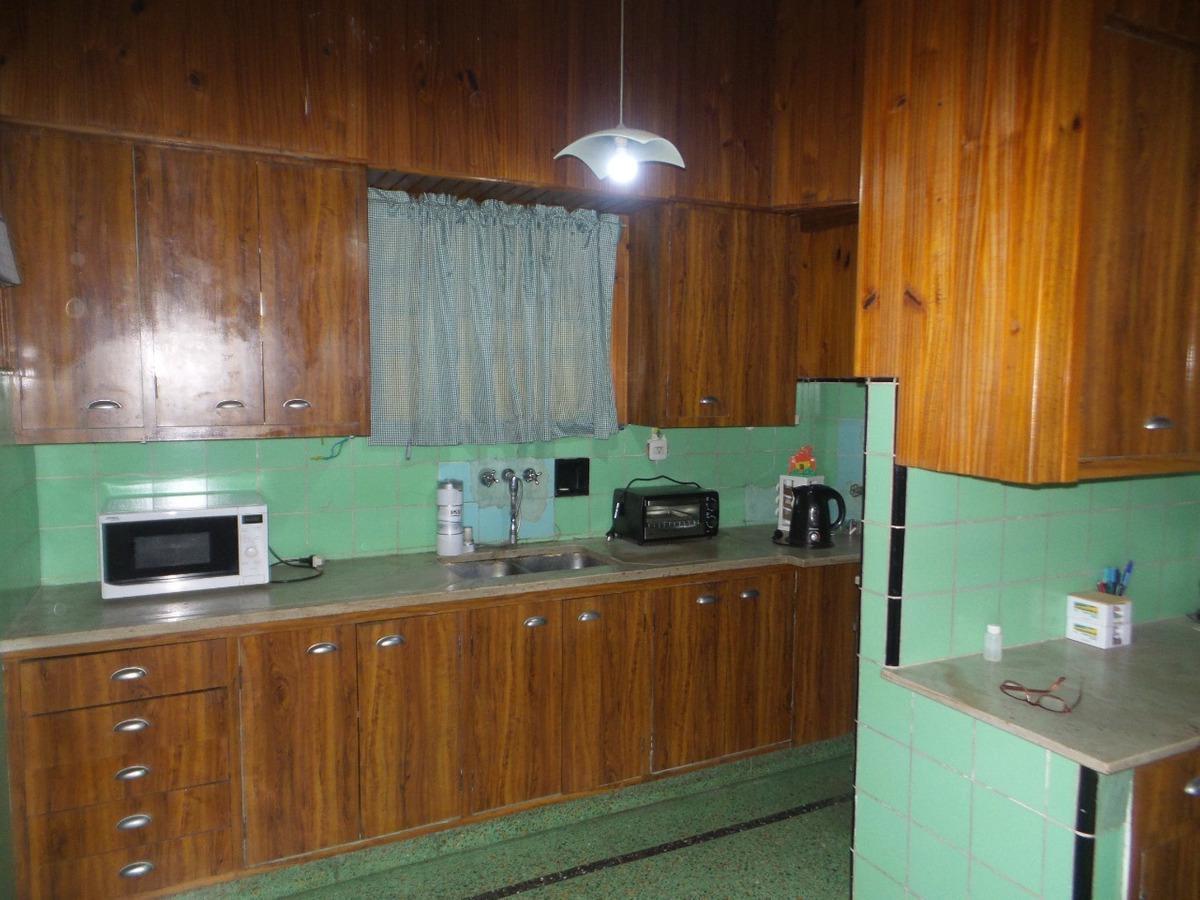 Foto de Casa en venta - 3 dormitorios 2 baños - patio interno - 180 mts2 - Gerli, imagen 5