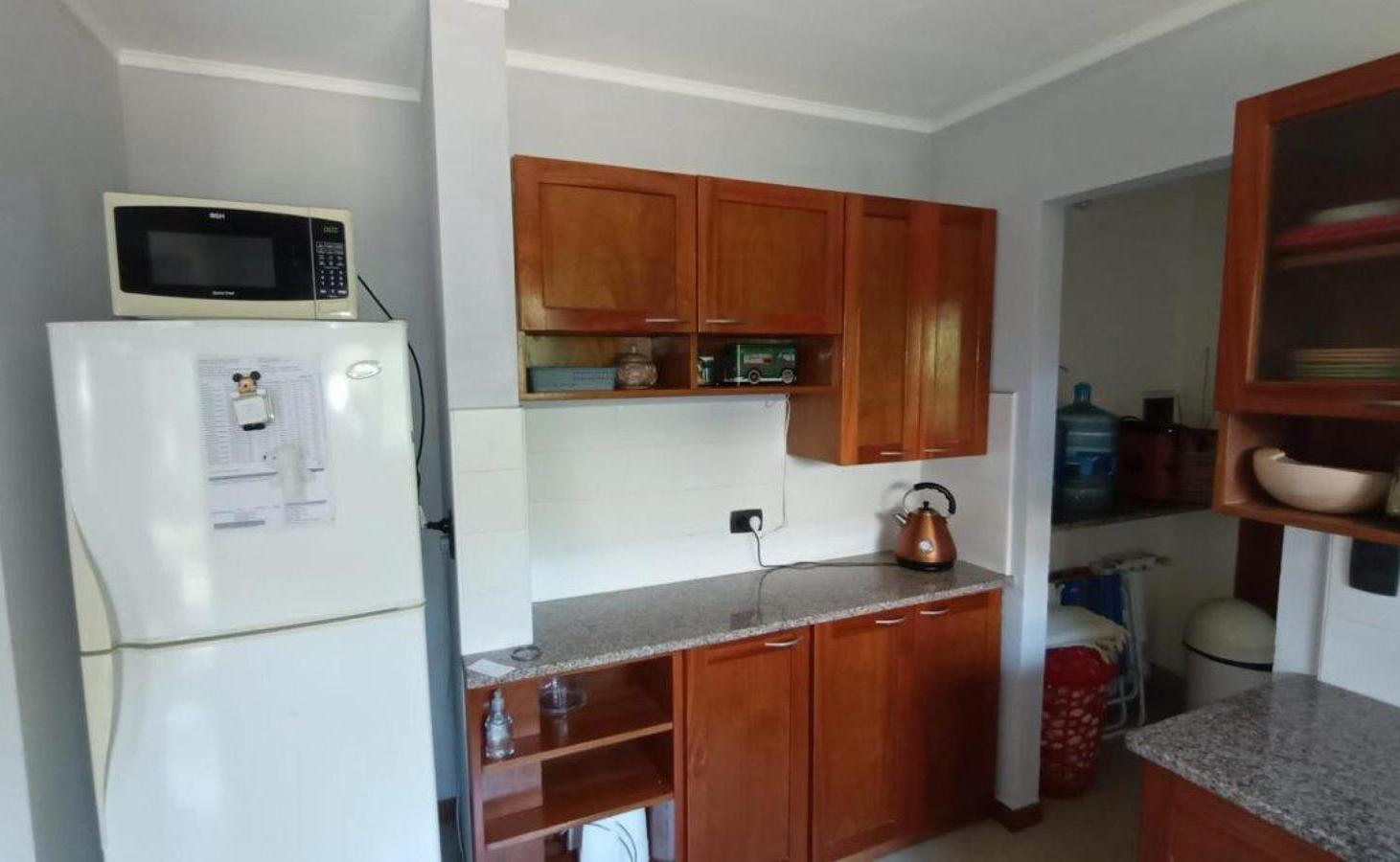 Foto de Casa en venta - 2 Dormitorios 2 Baños - 880Mts2 - Santa Teresita, imagen 2