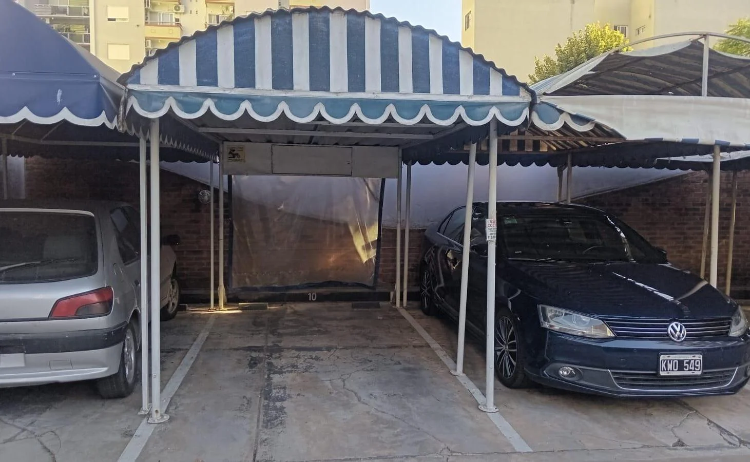 Cochera en venta - 13Mts2 - Morón
