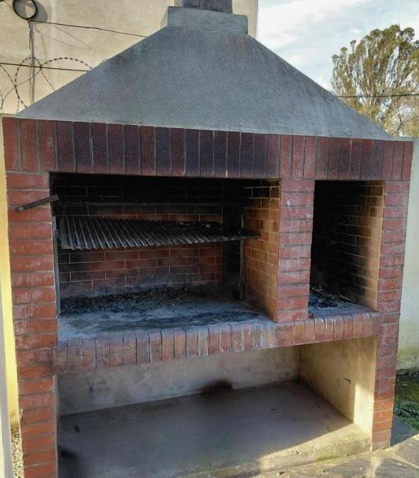 Foto de Casa en venta - 4 Dormitorios 3 Baños - Moreno, imagen 4