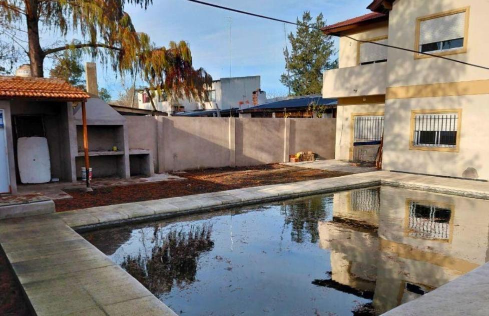 Casa en venta - 4 Dormitorios 3 Baños - Moreno