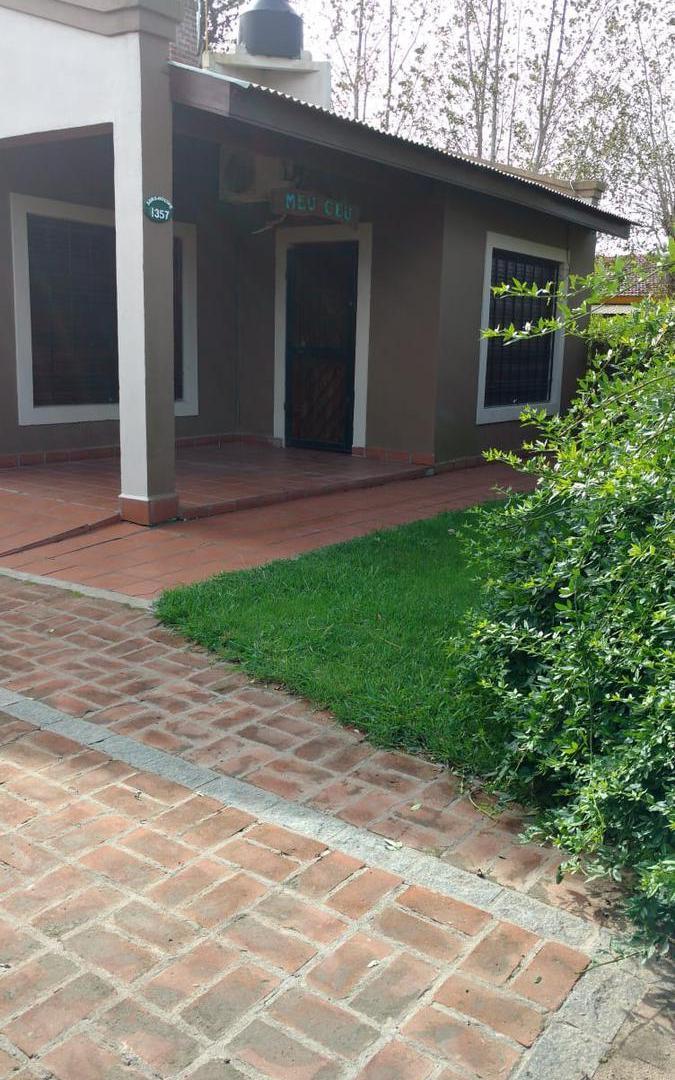 Casa en venta - 4 Dormitorios 2 Baños - Cochera - 968Mts2 - Miramar
