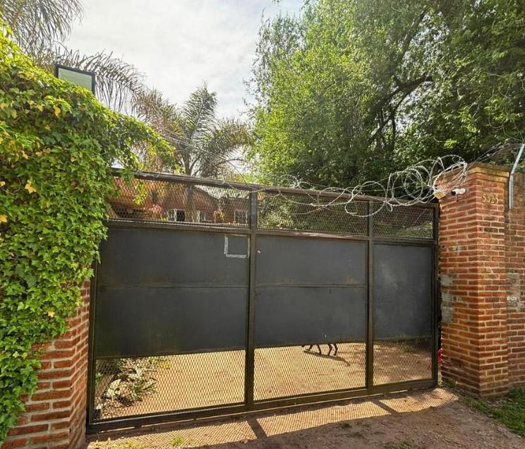 Casa en venta - 5 Dormitorios 4 Baños - Francisco Álvarez