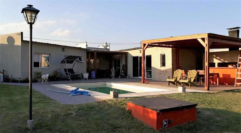 Casa en venta - 3 dormitorios 3 baños 2 cocheras - 220mts2 - Los Talas