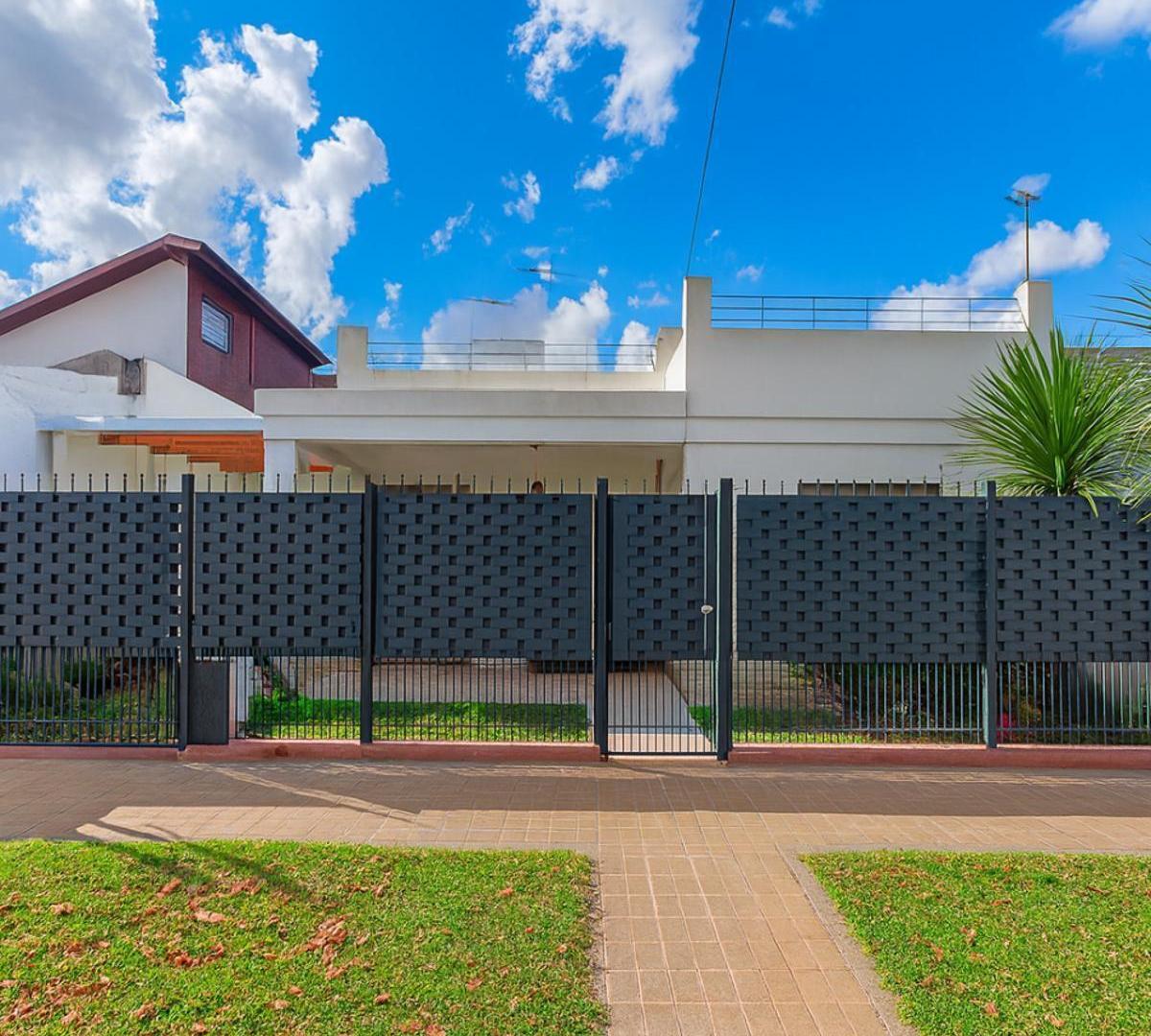 Casa en venta - 3 Dormitorios 1 Baño - Morón
