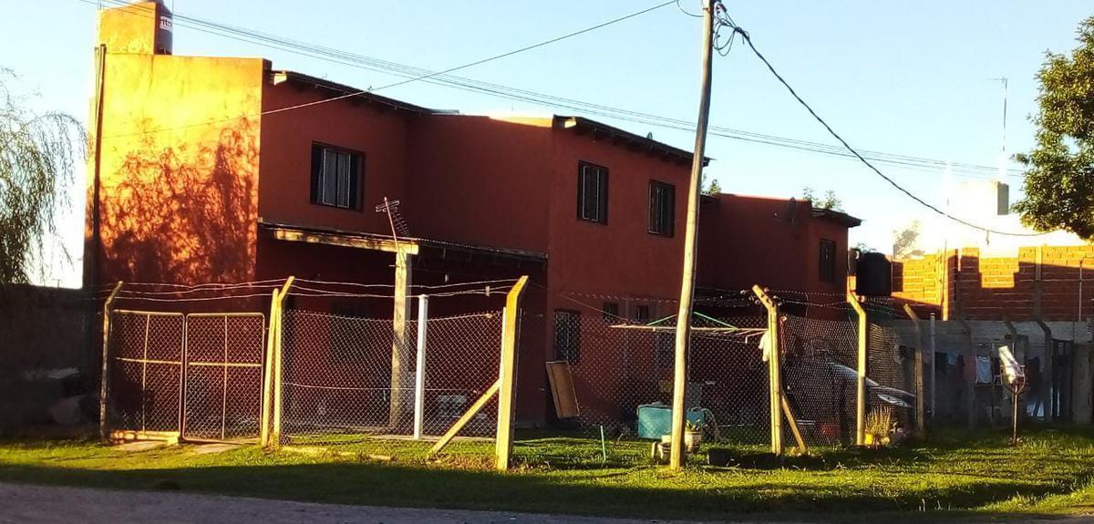 Dúplex en venta - 3 dormitorios 3 baño - Cochera - 135mts2 - Melchor Romero