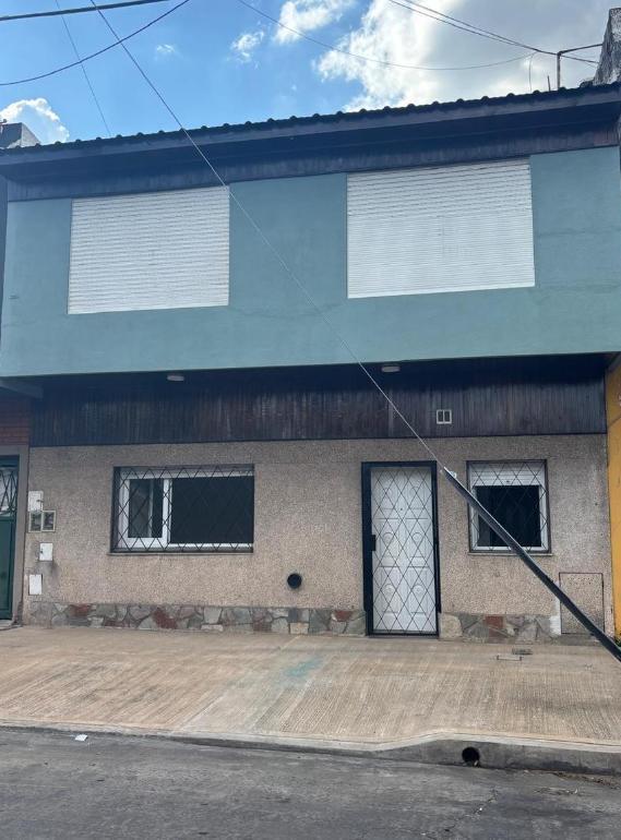 PH en venta - 2 Dormitorios 1 Baño - Morón