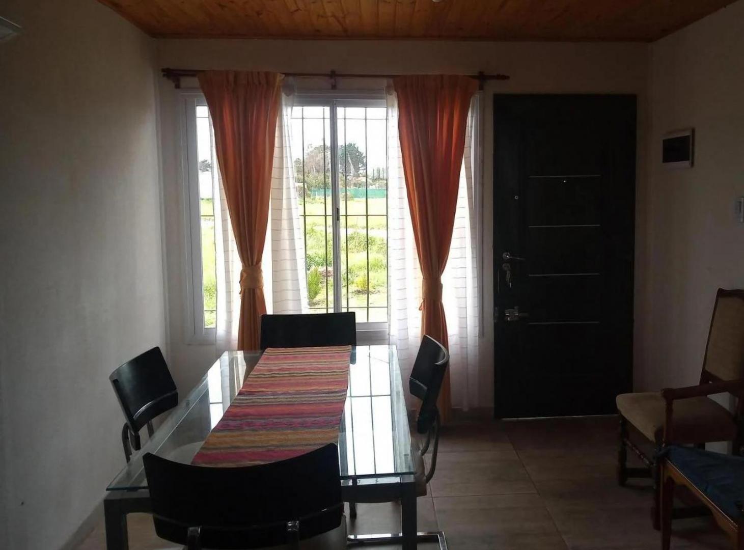 Foto de Casa en venta - 1 Dormitorio 1 Baño - Cochera - 500Mts2 - San Eduardo, imagen 3