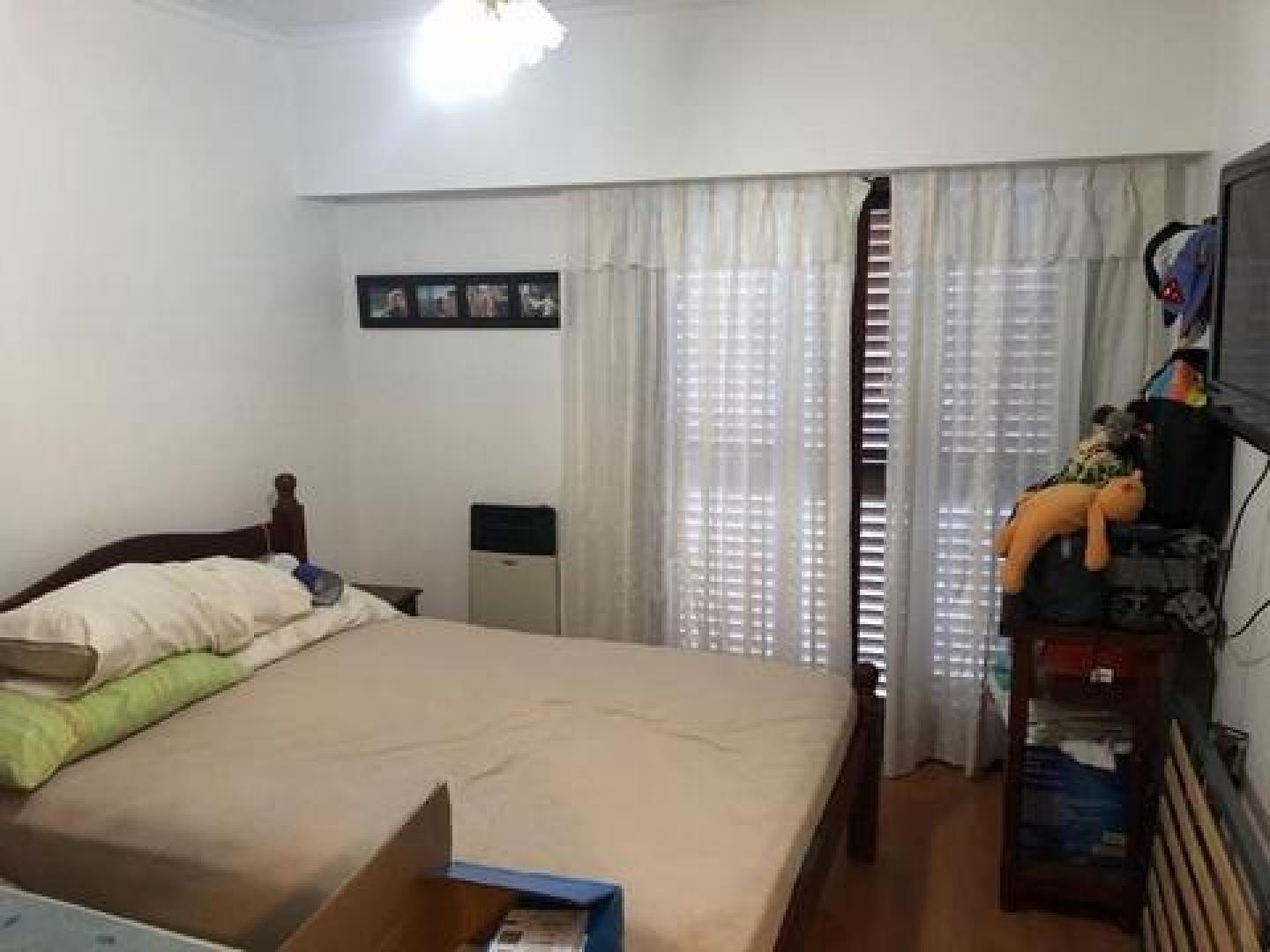 Casa en venta - 3 Dormitorios 5 Baños - Cochera - 1.044mts2 - Berazategui