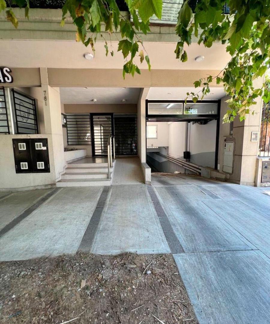 PH en venta - 3 Dormitorios 2 Baños - Lomas de Zamora