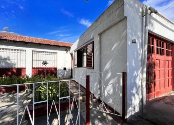 Casa en venta - 3 dormitorios 1 baño - 112mts2 - Villa Elvira, La Plata