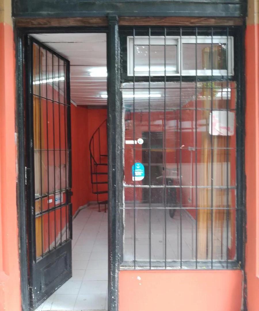 Local Comercial en venta - 1 Baño - Parque Patricios