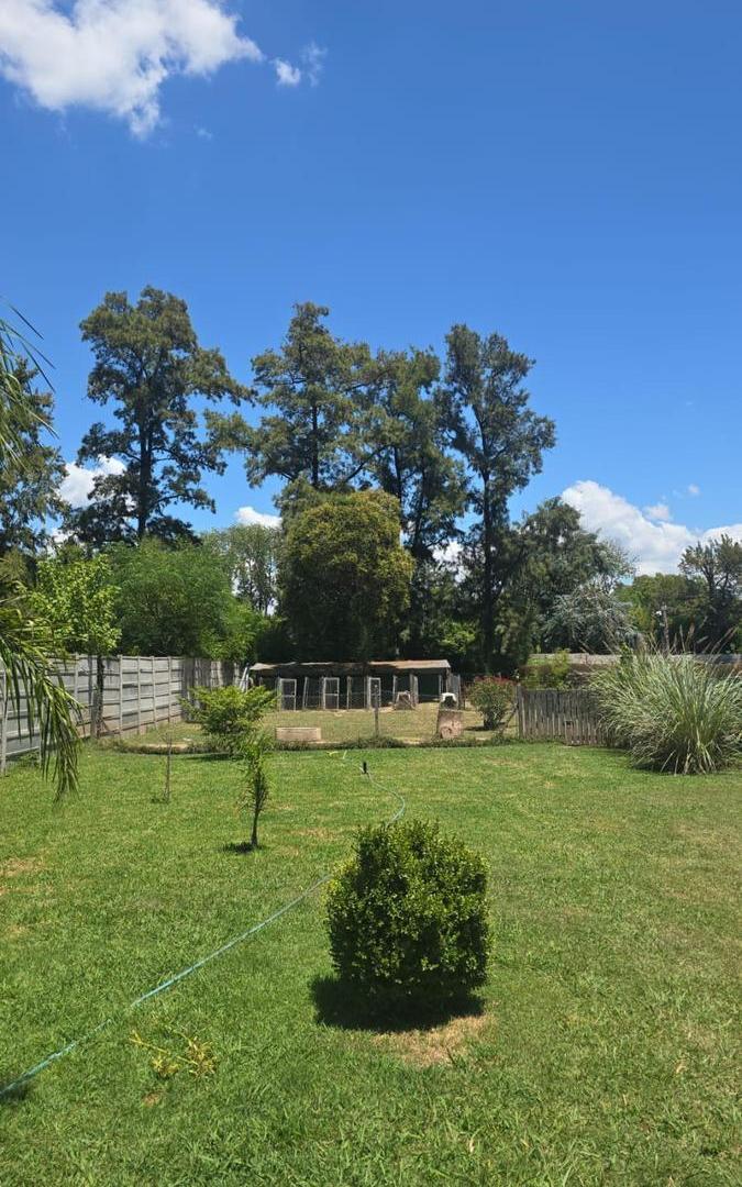 Casa en venta - 4 Dormitorios 4 Baños - Benavidez