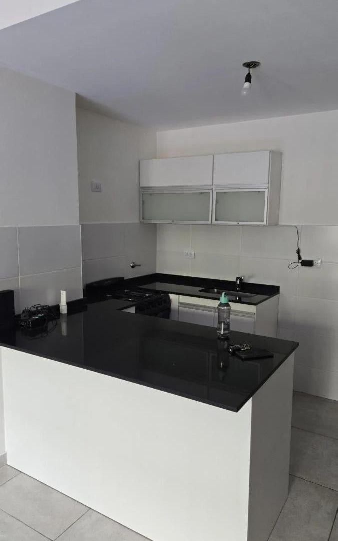 Dúplex en venta - 1 Dormitorio 2 Baños - Monte Castro
