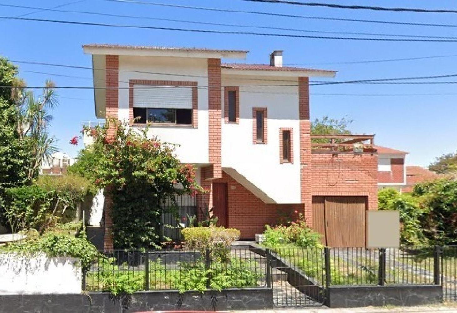 Casa en venta - 3 Dormitorios 2 Baños - Santa Teresita