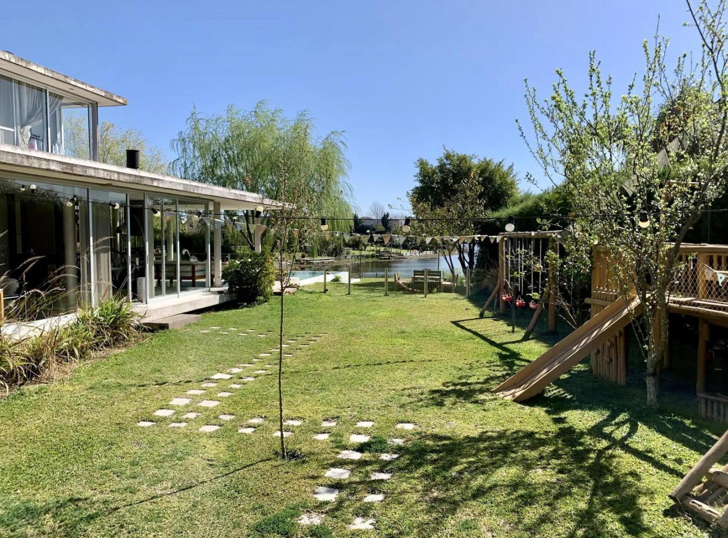 Casa en venta - 3 Dormitorios 3 Baños - Tigre